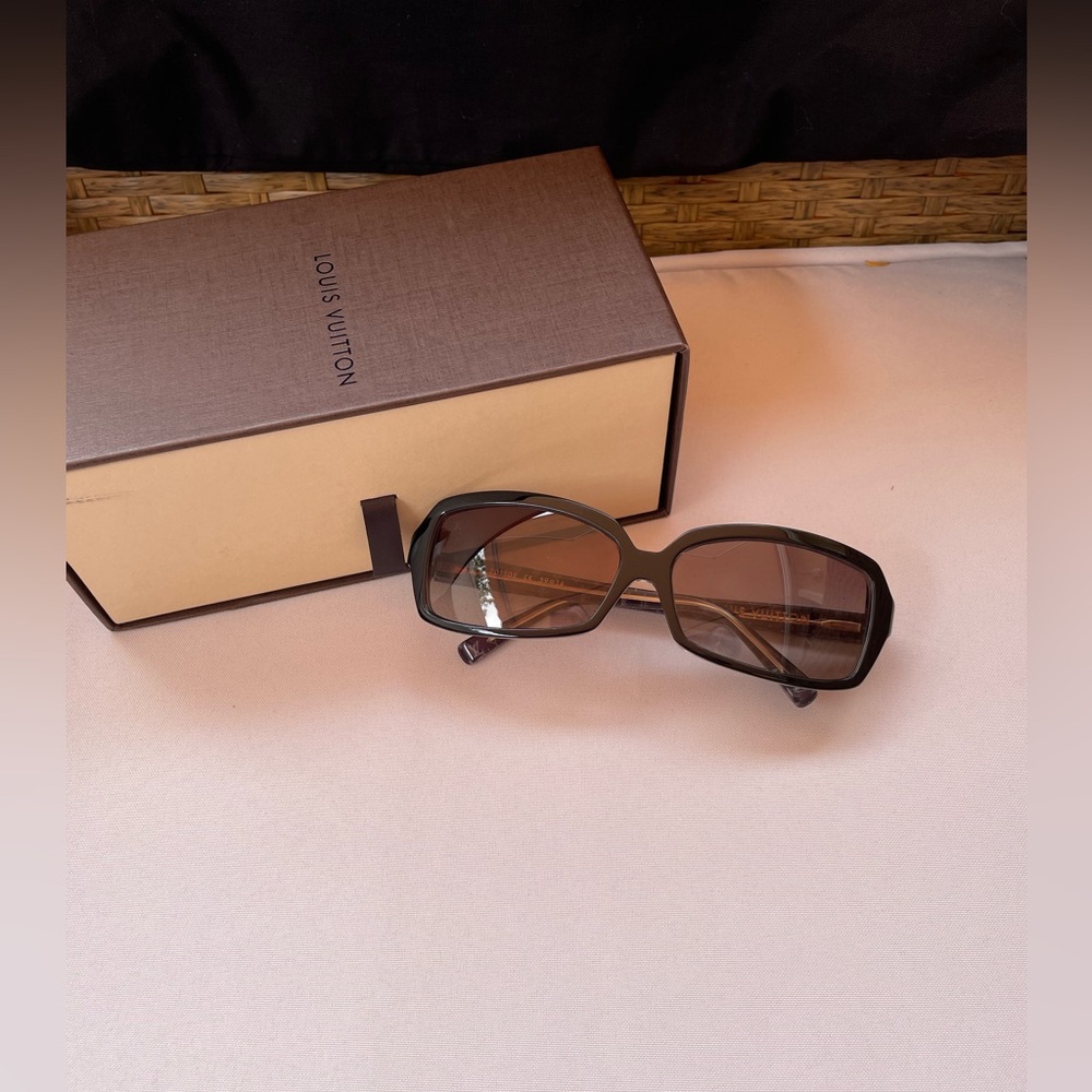 LOUIS VUITTON sunglasses